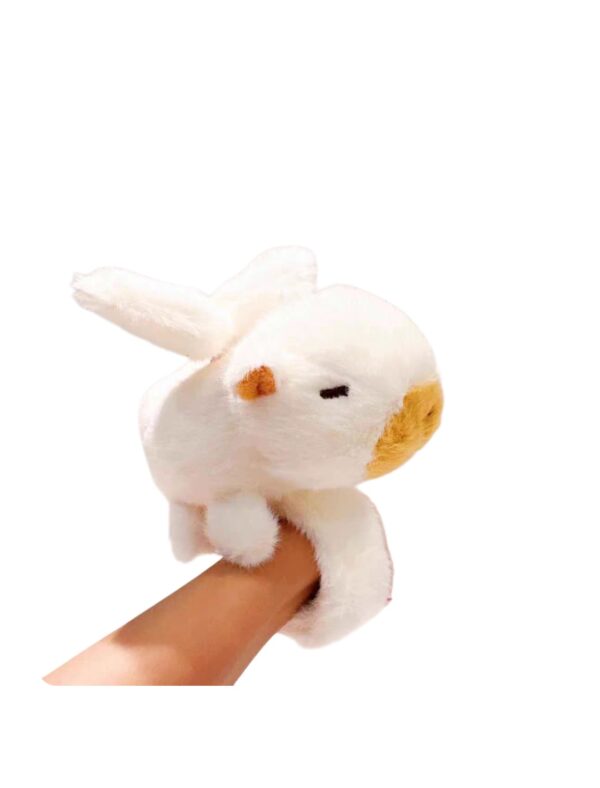 CAPIBARA PULSERA PELUCHE CON ALAS
